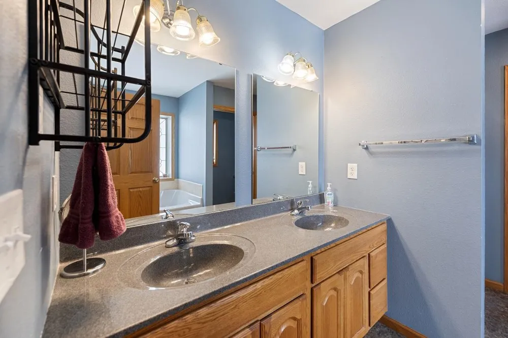 W1660 Maplewood Lane Alma, WI 54610