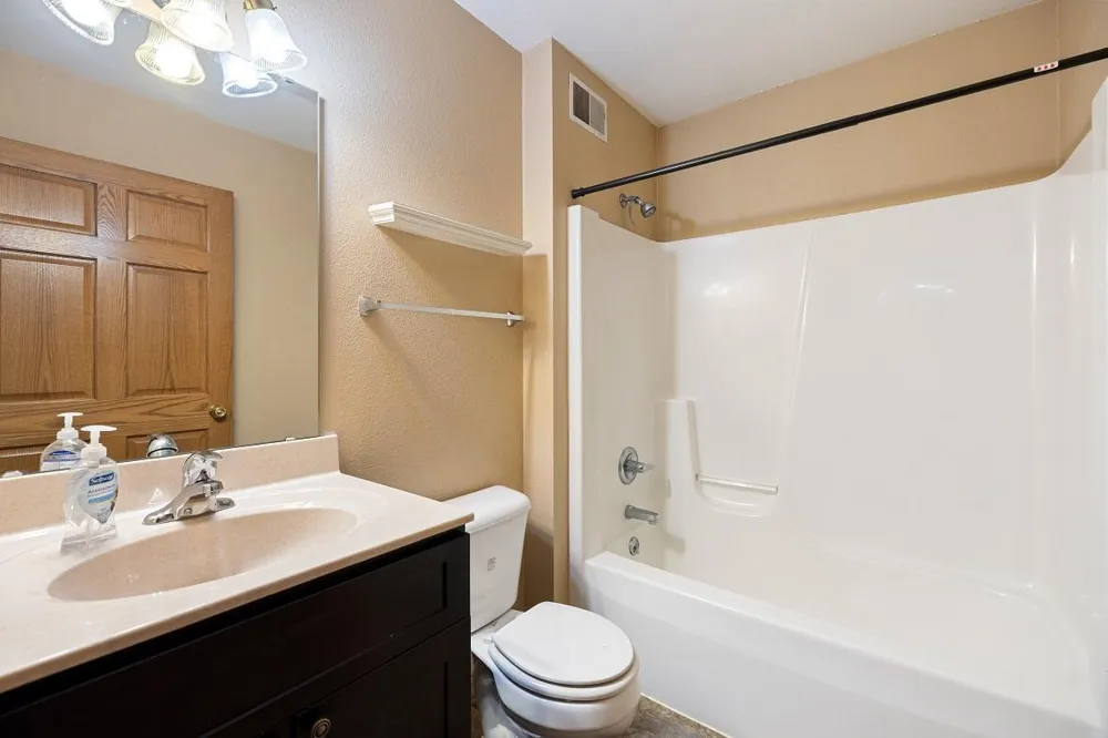 W1660 Maplewood Lane Alma, WI 54610