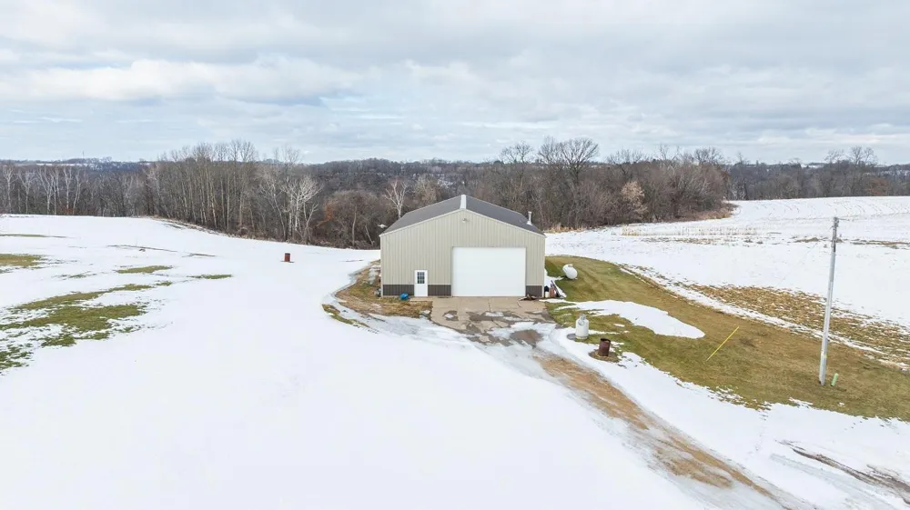 W1660 Maplewood Lane Alma, WI 54610