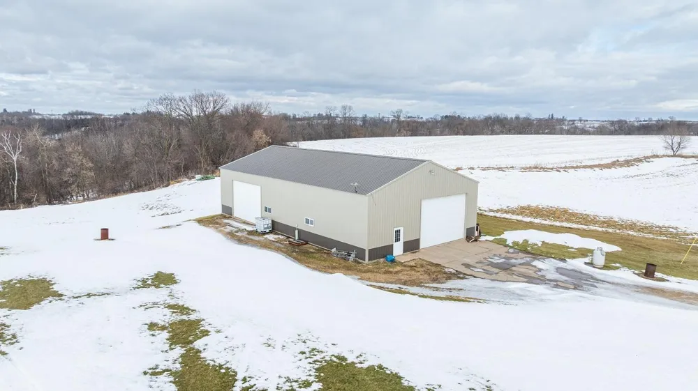 W1660 Maplewood Lane Alma, WI 54610