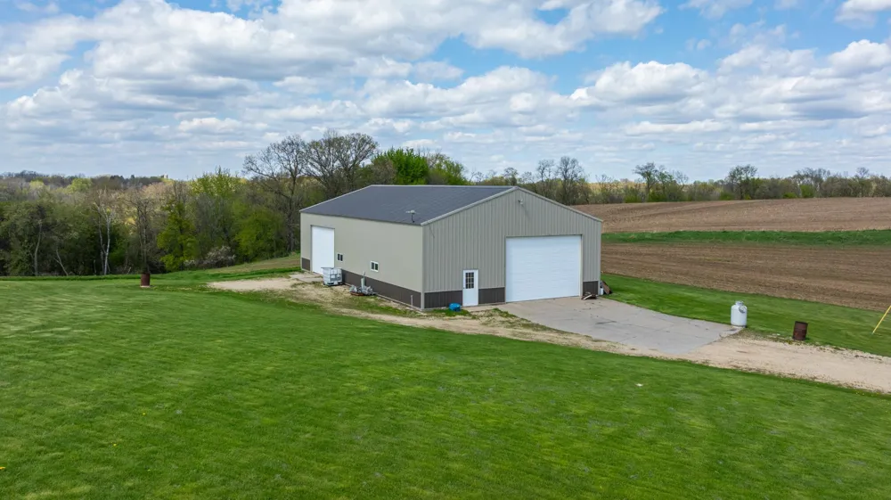 W1660 Maplewood Lane Alma, WI 54610