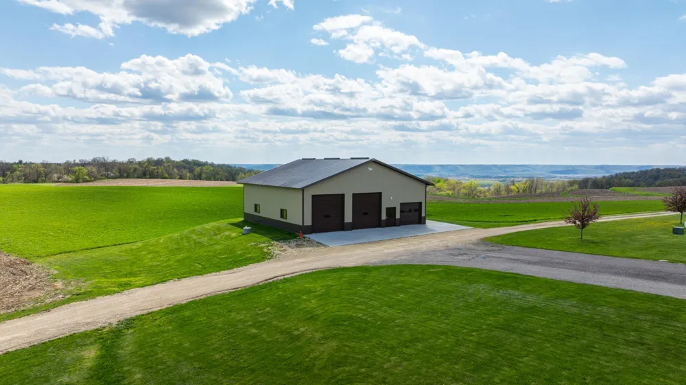 W1660 Maplewood Lane Alma, WI 54610