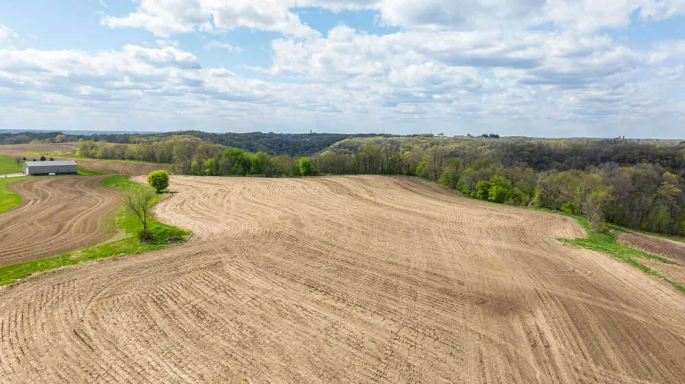 W1660 Maplewood Lane Alma, WI 54610