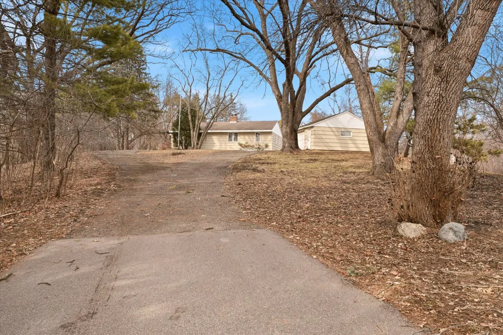 6300 Valley View Road Edina, MN 55436