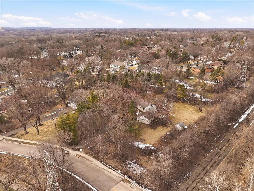 6300 Valley View Road Edina, MN 55436