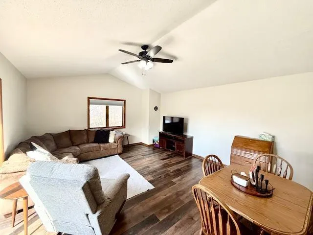 475 E CSAH 10 Vesta, MN 56292