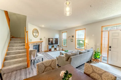 1586 Woodlynn Avenue #2