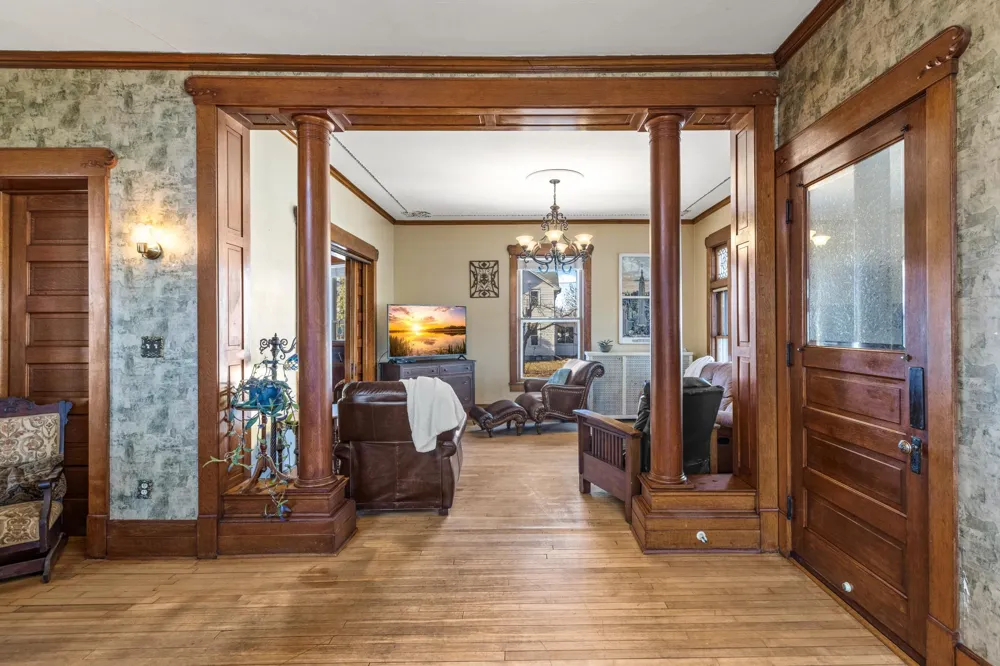 930 3rd Avenue Eau Claire, WI 54703