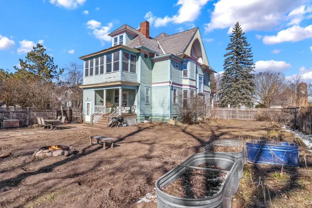 930 3rd Avenue Eau Claire, WI 54703
