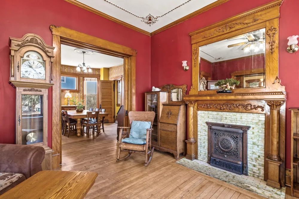 930 3rd Avenue Eau Claire, WI 54703