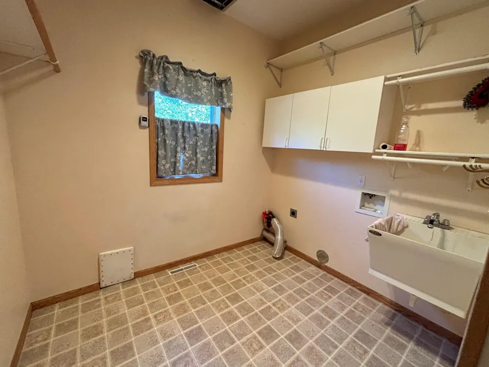 322 Oriole Avenue Thief River Falls, MN 56701