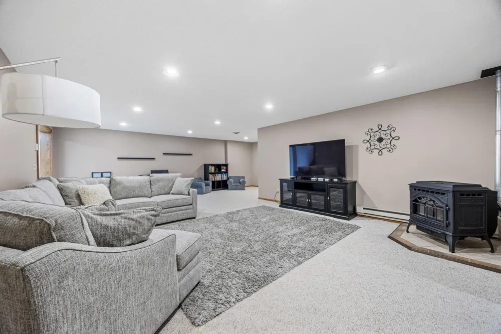 412 DAISY LANE Ada, MN 56510