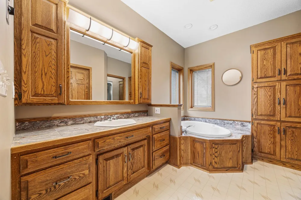 412 DAISY LANE Ada, MN 56510