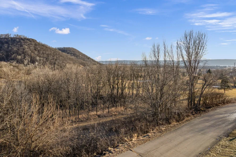 x Golf View Road Cochrane, WI 54622