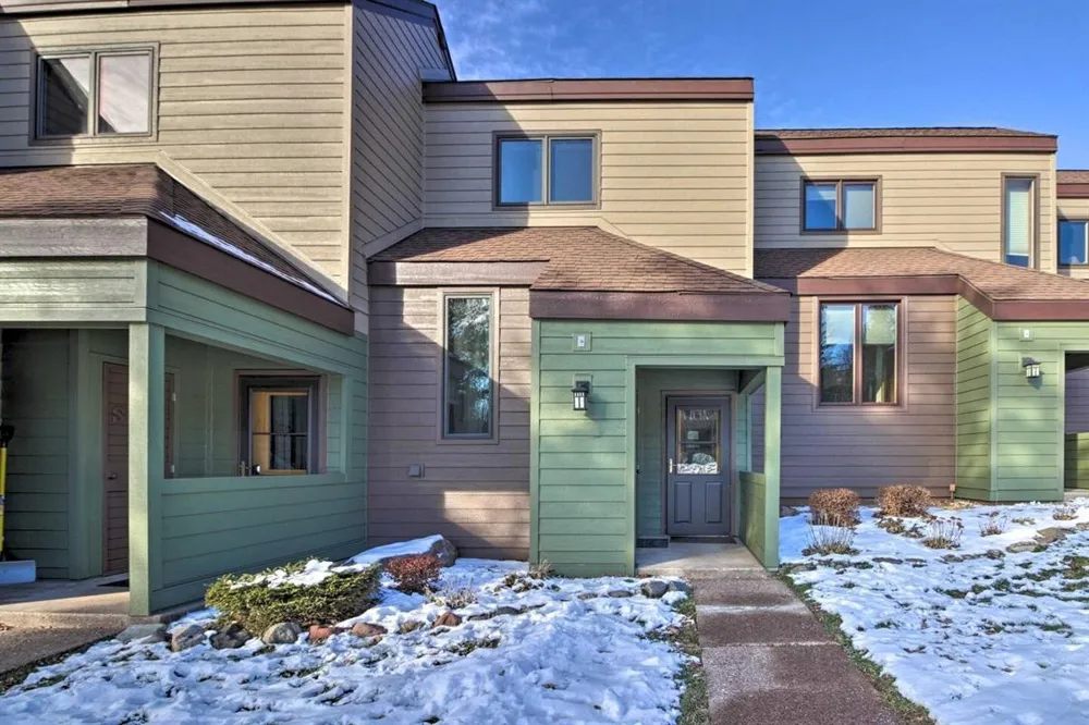 511 Moose Mountain Drive Tofte, MN 55615