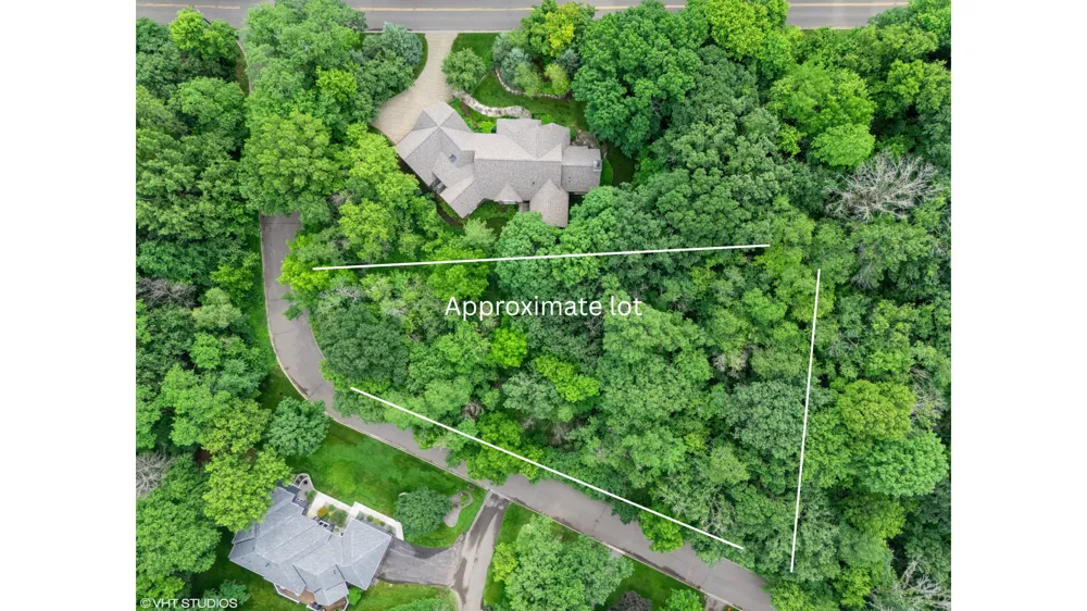 4893 Woodhurst Lane Minnetonka, MN 55345