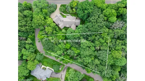 4893 Woodhurst Lane