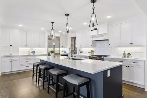 222 Ferndale Road S #304