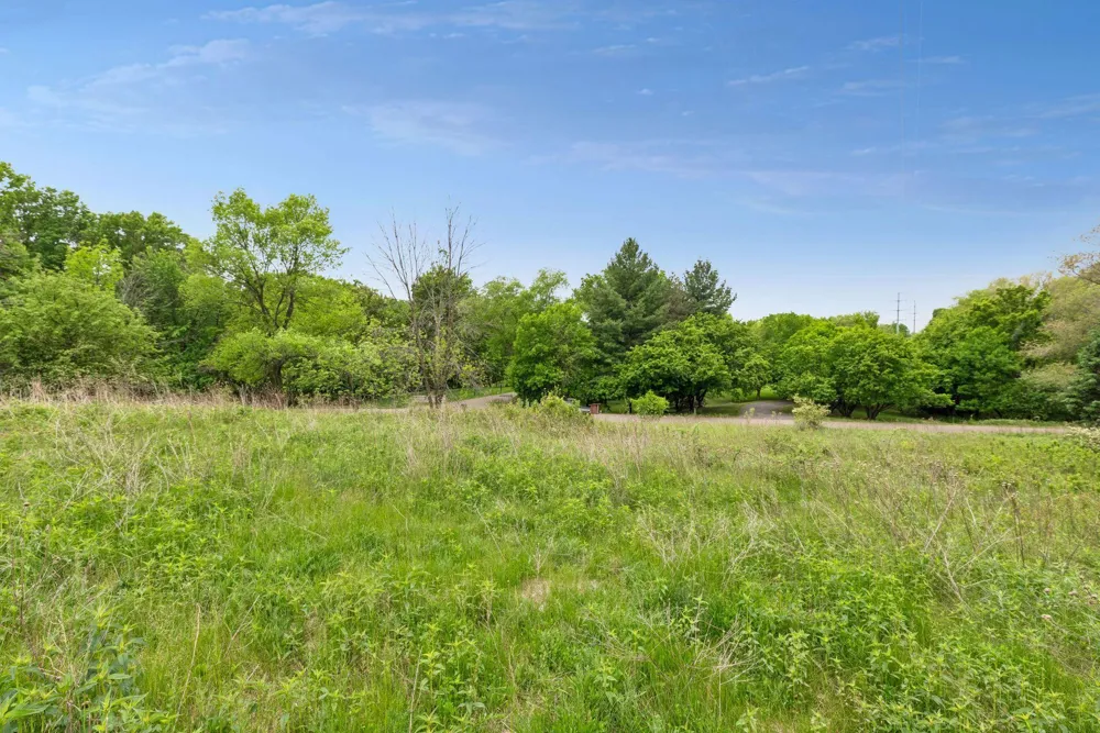 10 Sunny Side Lane Sunfish Lake, MN 55118