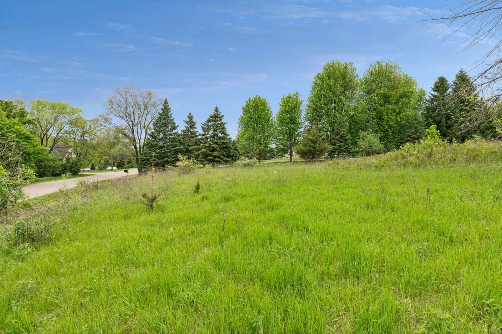 10 Sunny Side Lane Sunfish Lake, MN 55118