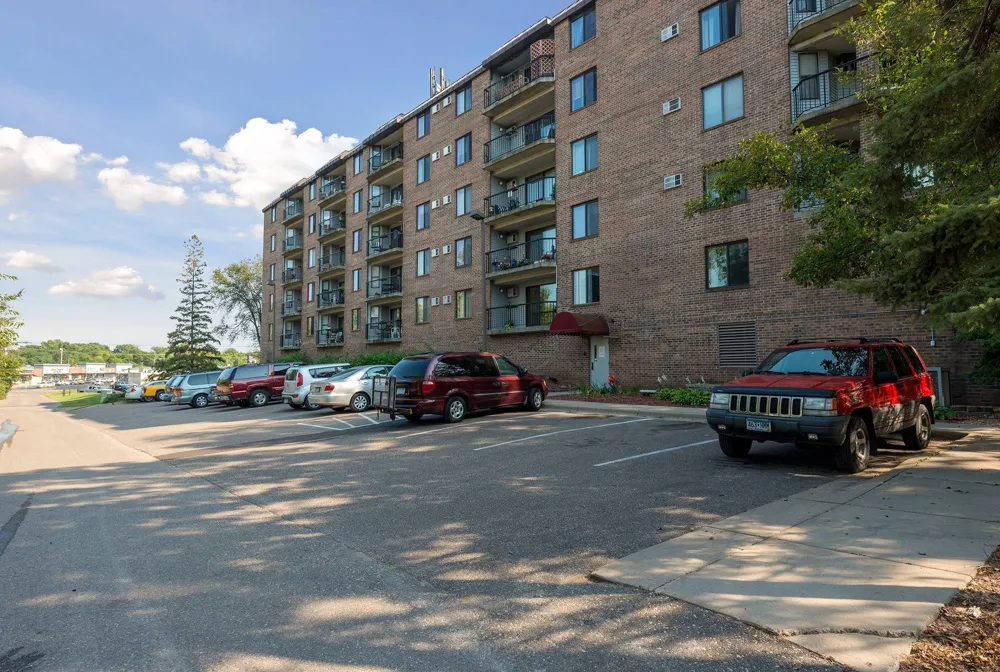2601 Kenzie Terrace #330 Saint Anthony, MN 55418