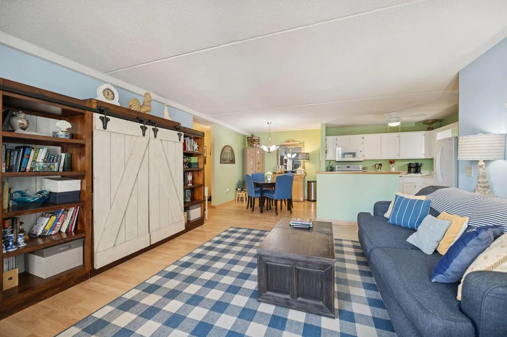 2601 Kenzie Terrace #330 Saint Anthony, MN 55418