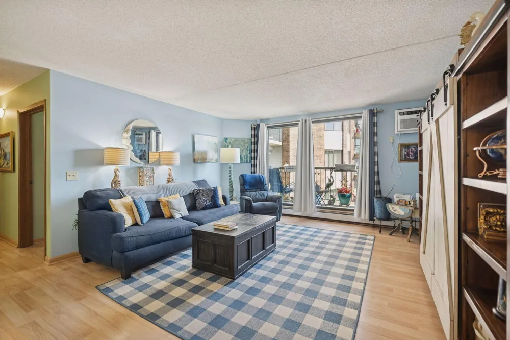 2601 Kenzie Terrace #330 Saint Anthony, MN 55418