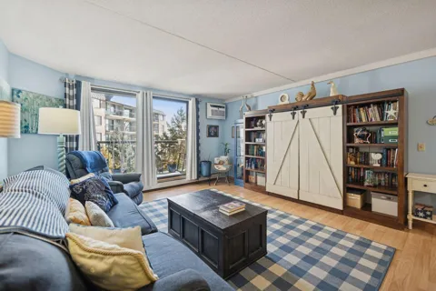 2601 Kenzie Terrace #330
