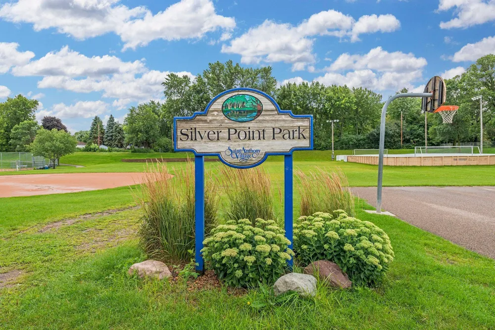 2601 Kenzie Terrace #330 Saint Anthony, MN 55418
