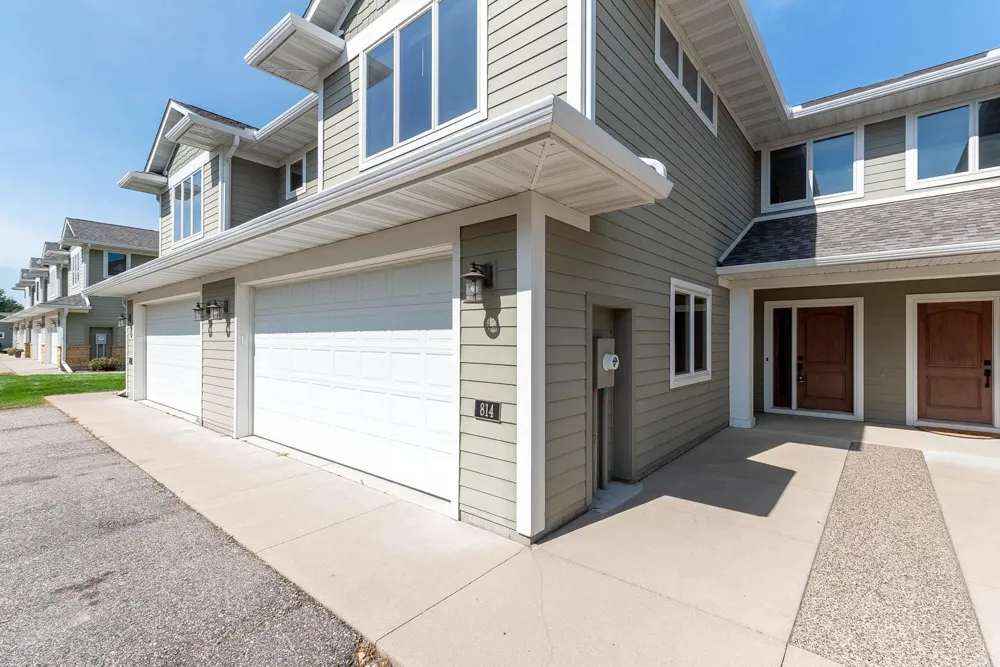 814 Pinnacle Path Mankato, MN 56001