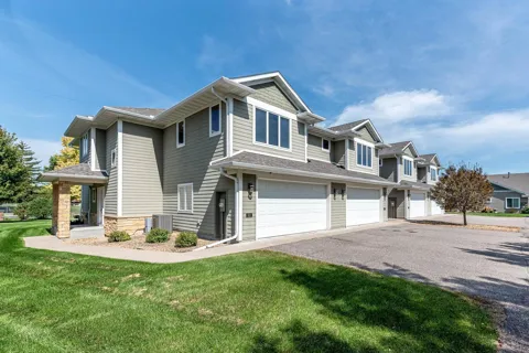 814 Pinnacle Path