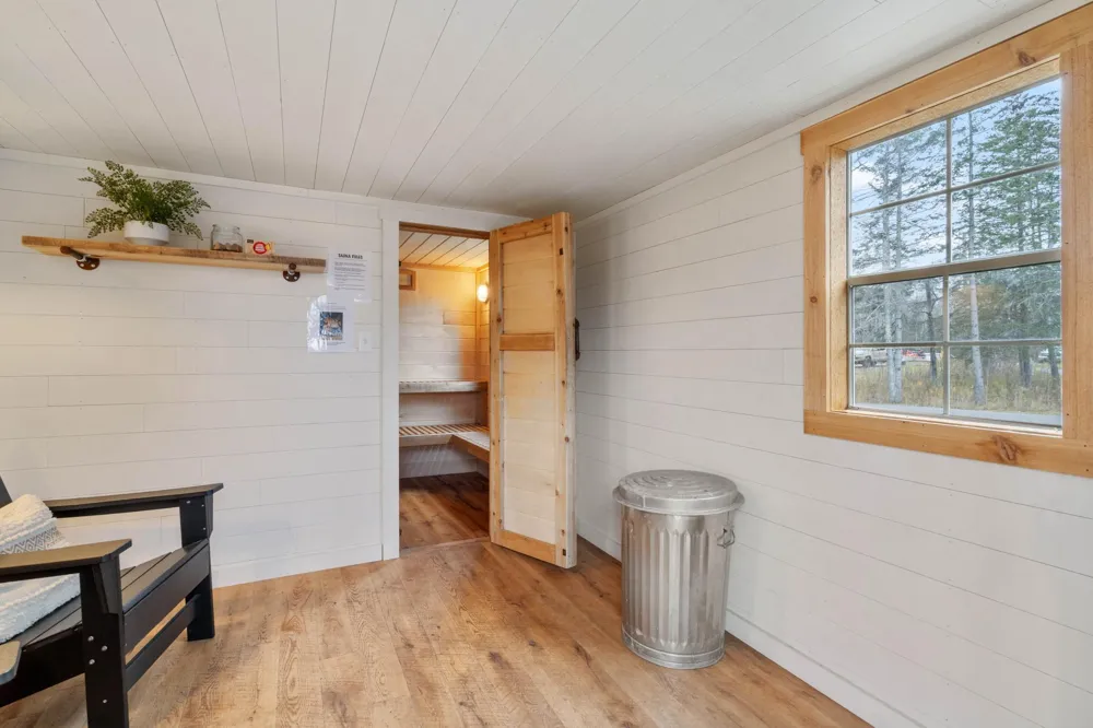 59 E Riverside Road Esko, MN 55733