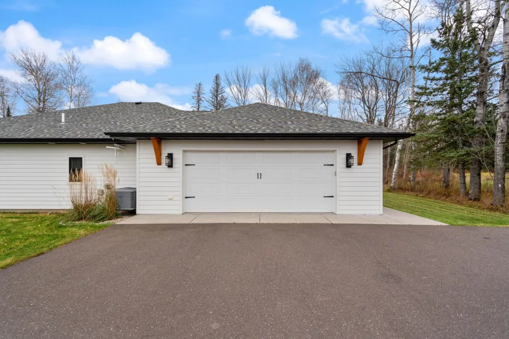 59 E Riverside Road Esko, MN 55733