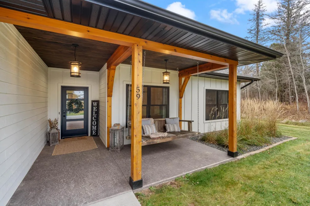 59 E Riverside Road Esko, MN 55733