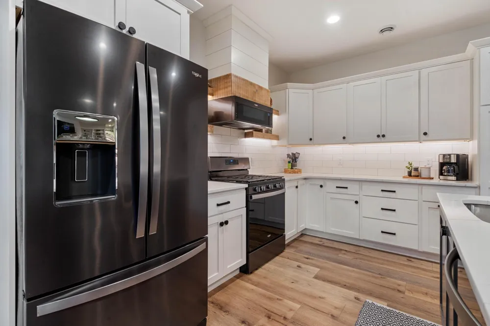 59 E Riverside Road Esko, MN 55733
