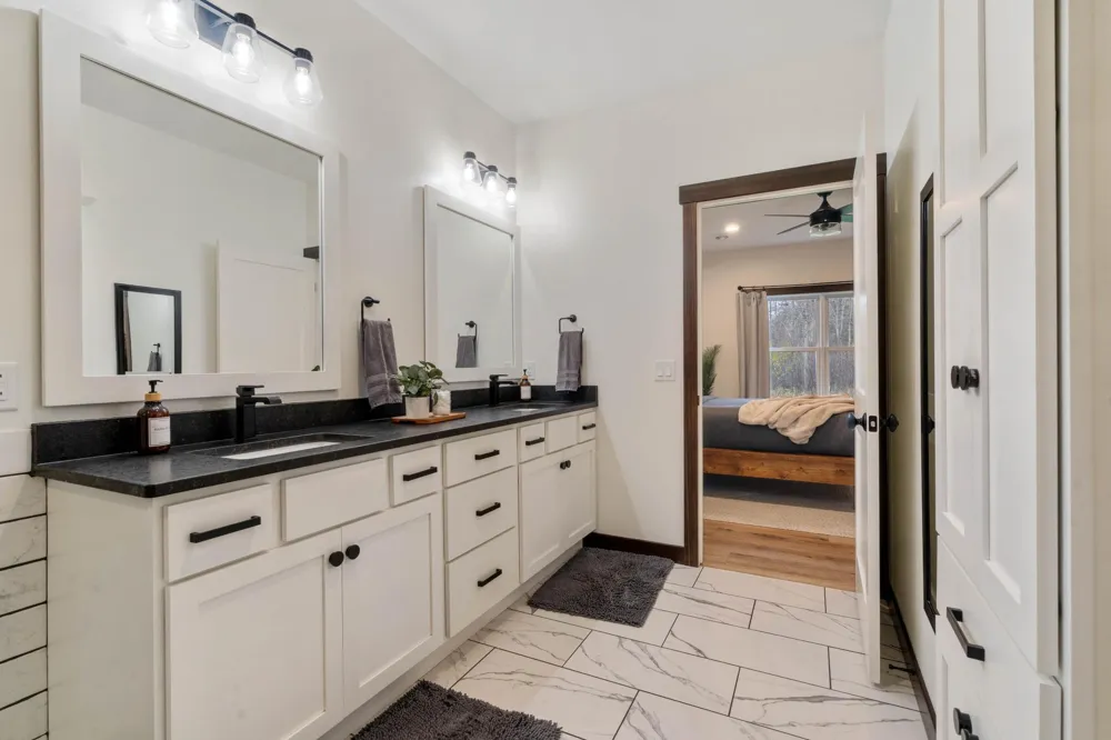 59 E Riverside Road Esko, MN 55733