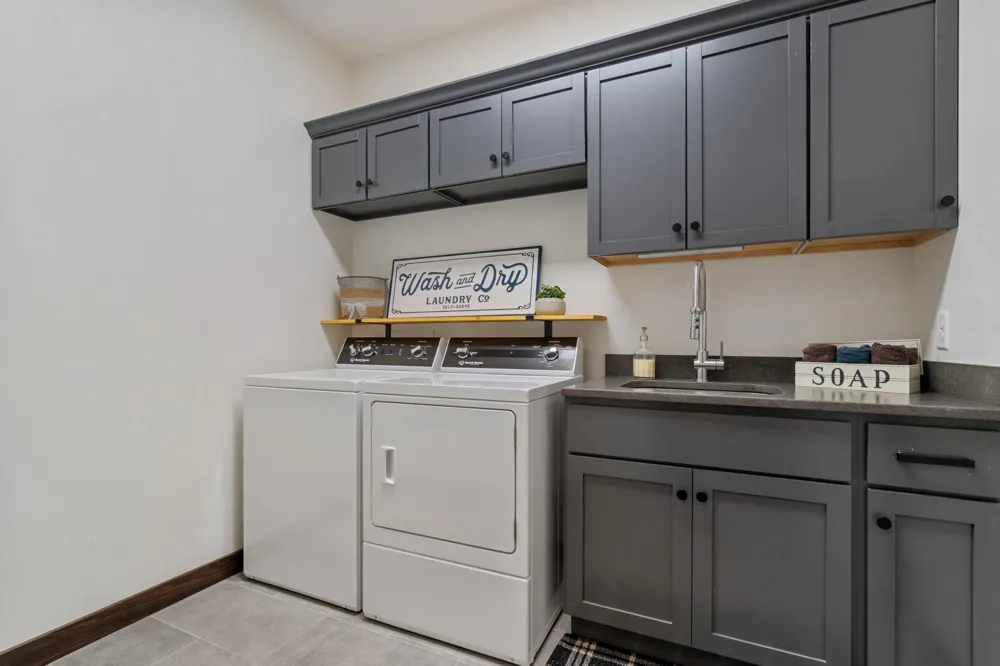 59 E Riverside Road Esko, MN 55733