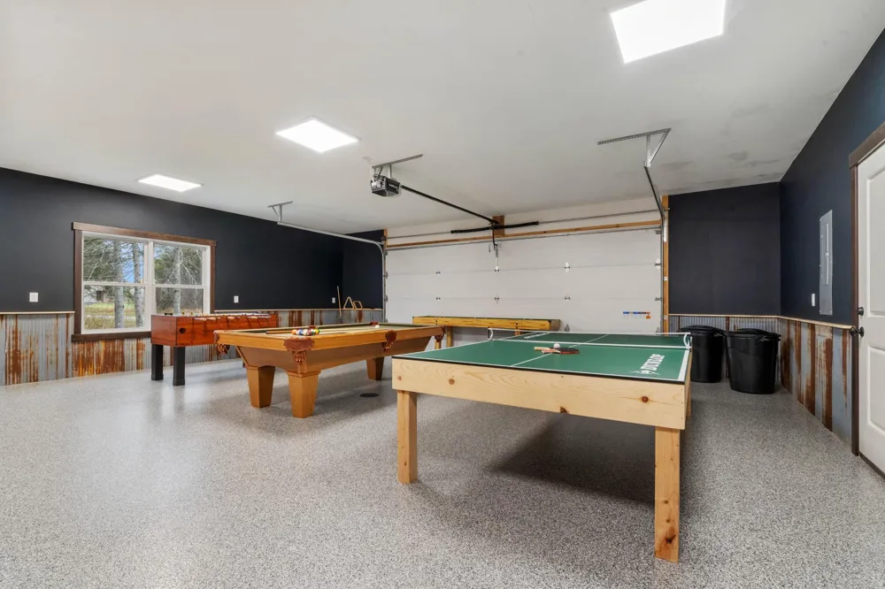 59 E Riverside Road Esko, MN 55733