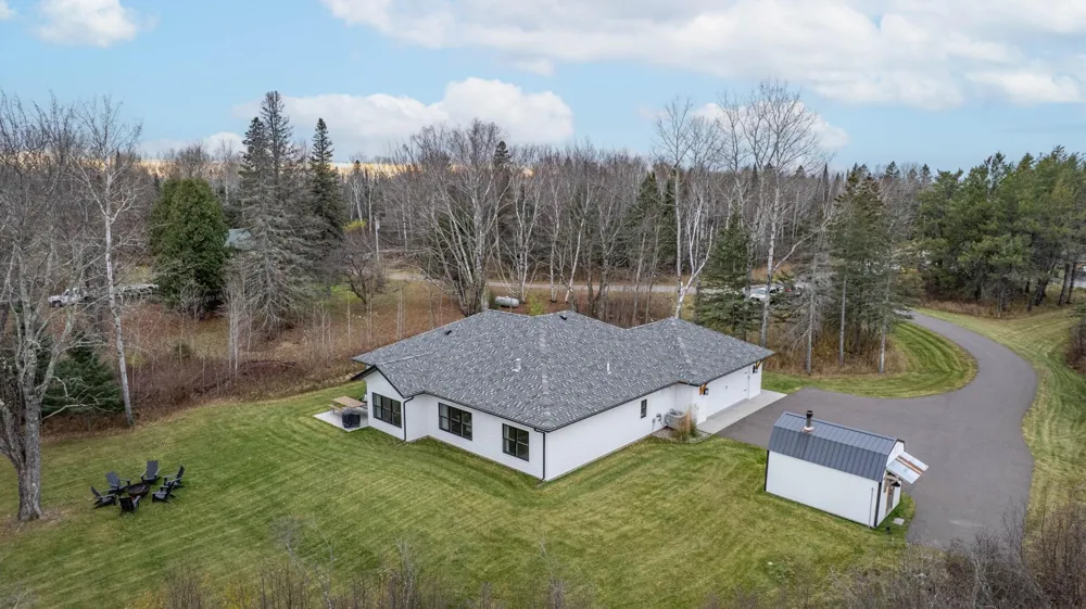 59 E Riverside Road Esko, MN 55733