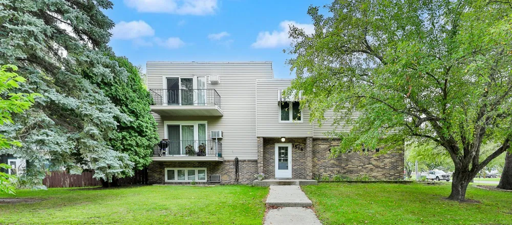 1516 19 1/2 STREET S #6 Moorhead, MN 56560