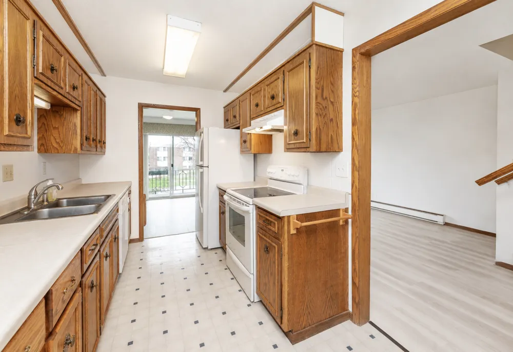 1516 19 1/2 STREET S #6 Moorhead, MN 56560