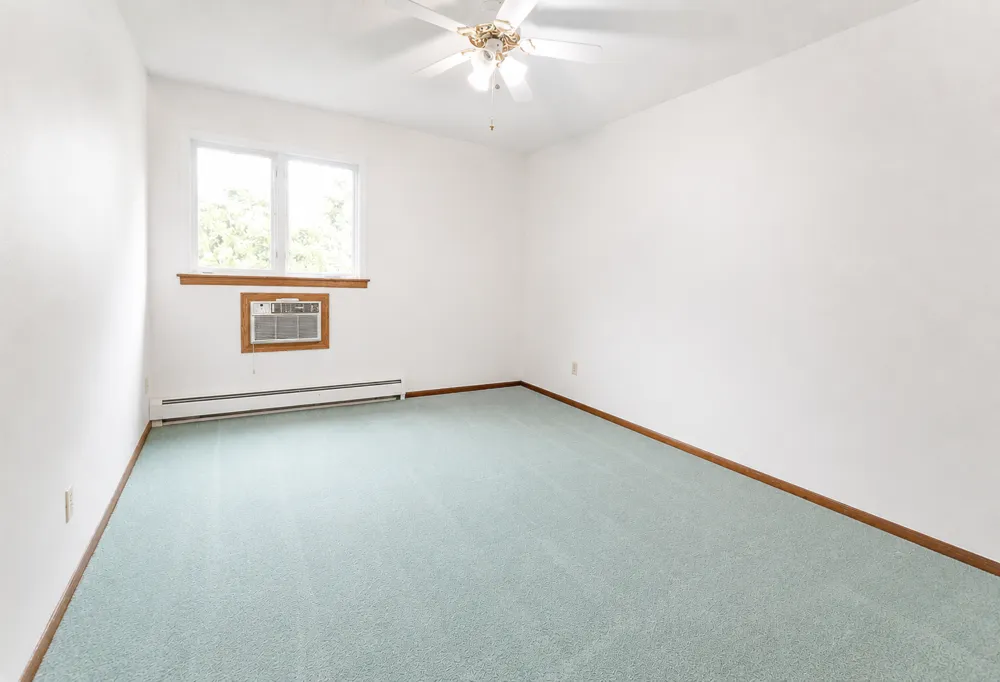 1516 19 1/2 STREET S #6 Moorhead, MN 56560