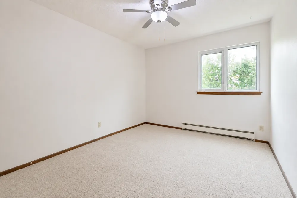 1516 19 1/2 STREET S #6 Moorhead, MN 56560
