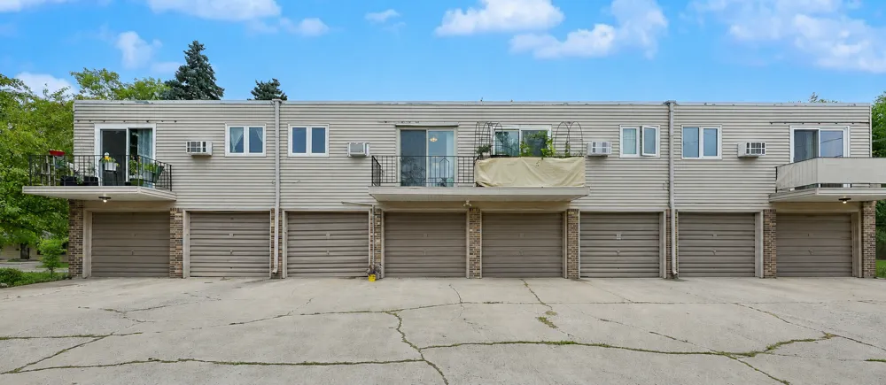 1516 19 1/2 STREET S #6 Moorhead, MN 56560