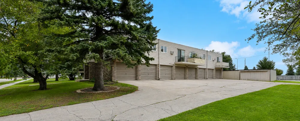 1516 19 1/2 STREET S #6 Moorhead, MN 56560