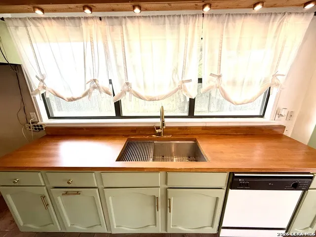 75 Wainwright Brackettville, TX 78832