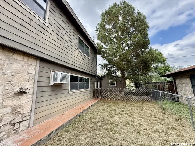 75 Wainwright Brackettville, TX 78832