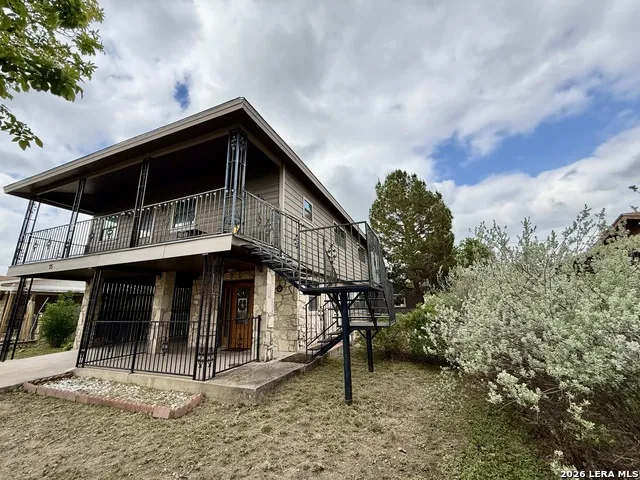 75 Wainwright Brackettville, TX 78832