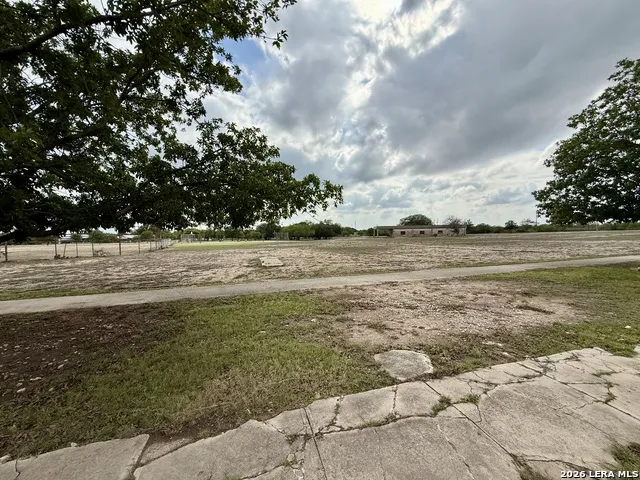 75 Wainwright Brackettville, TX 78832