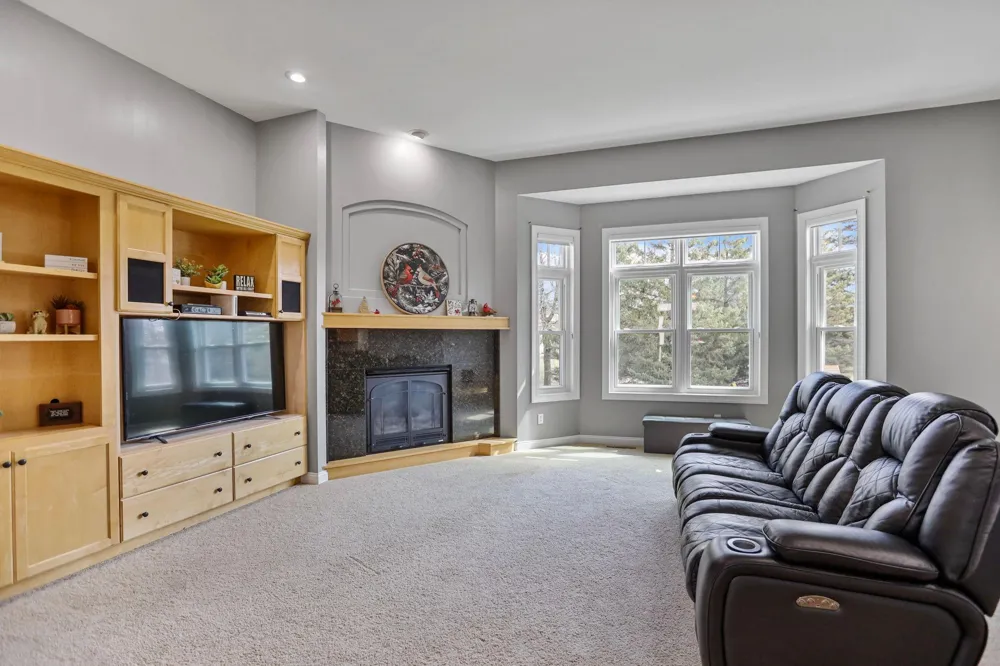 1929 Woodcrest Drive NE Owatonna, MN 55060